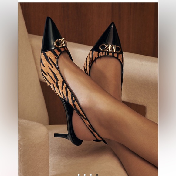 New MICHAEL MICHAEL KORS
Parker Flex Tiger Print Calf Hair
Pump - Picture 1 of 6